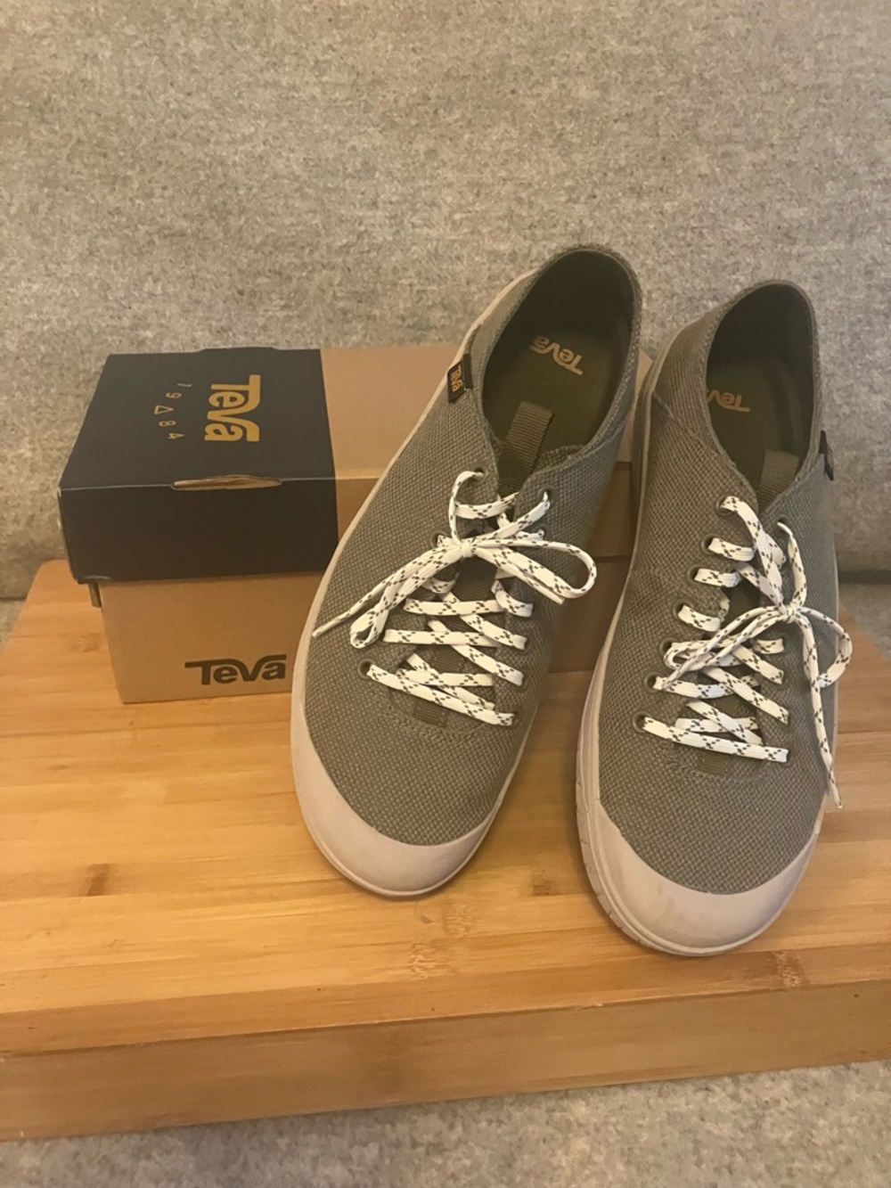NIB: Teva Terra Canyon Sneaker